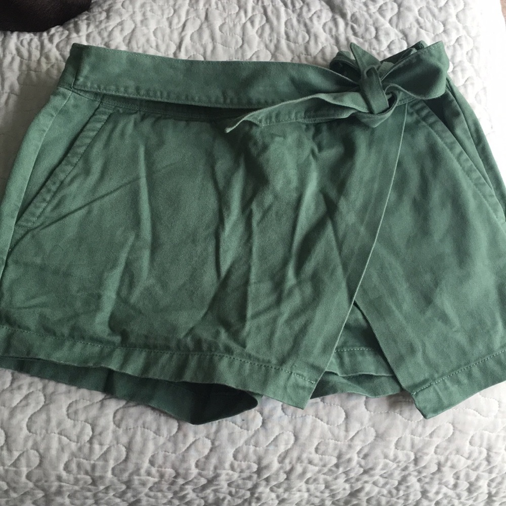 Vineyard vines skirt green